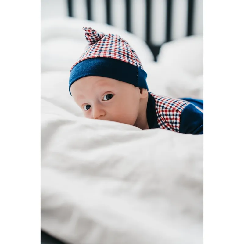 New Baby Kojenecká bavlněná čepička Checkered
