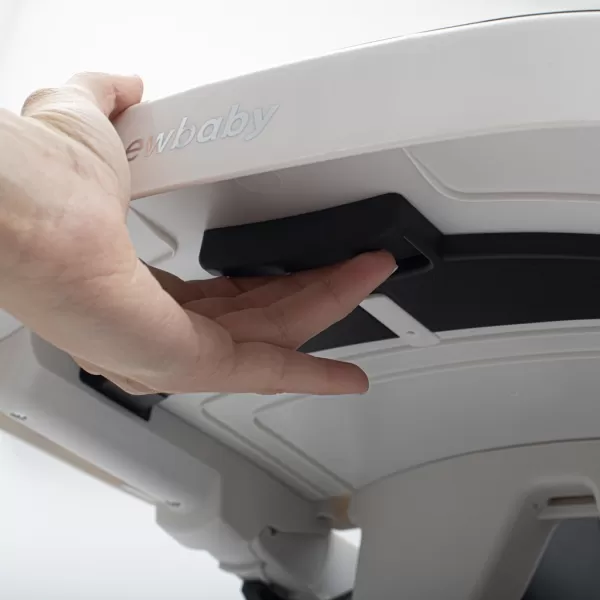 New Baby Jídelní židlička Iris black