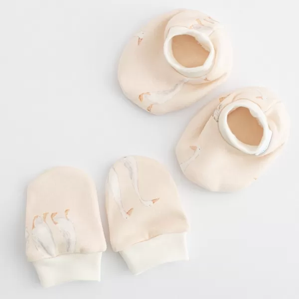 New Baby Kojenecký bavlněný set-capáčky a rukavičky Husičky