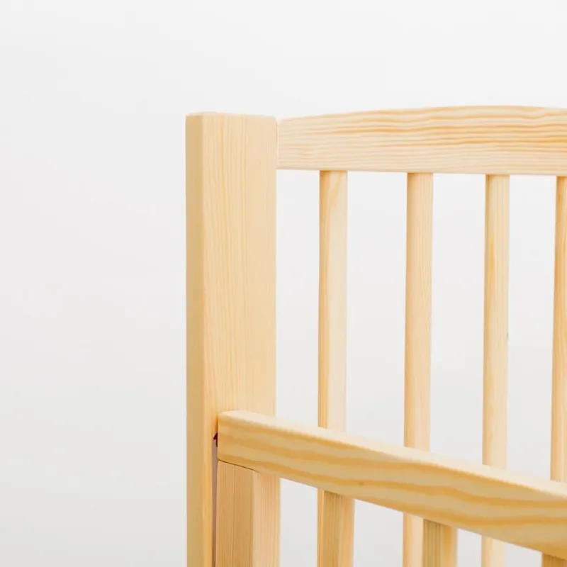 New Baby Dětská postýlka LILLY se stahovací bočnicí a šuplíkem