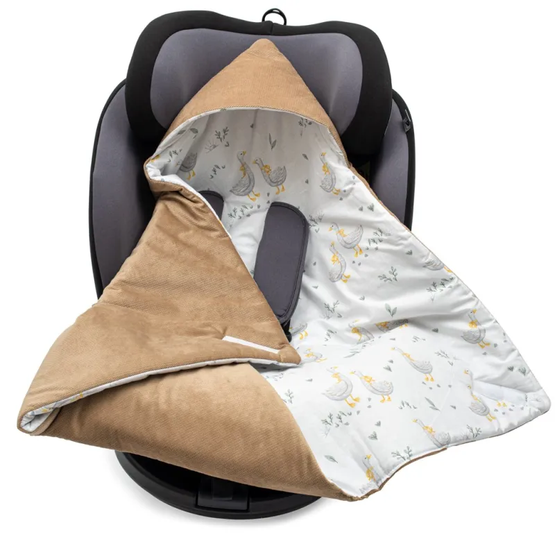New Baby Zateplená zavinovačka do autosedačky brown
